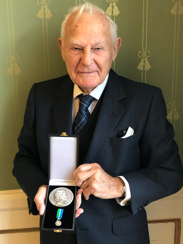 Professor emeritus Ingvar Ekesbo fick det första MCC-priset 2020 för sina insatser rörande lantbruksdjurens skydd och välfärd. Foto: Johan Beck-Friis.